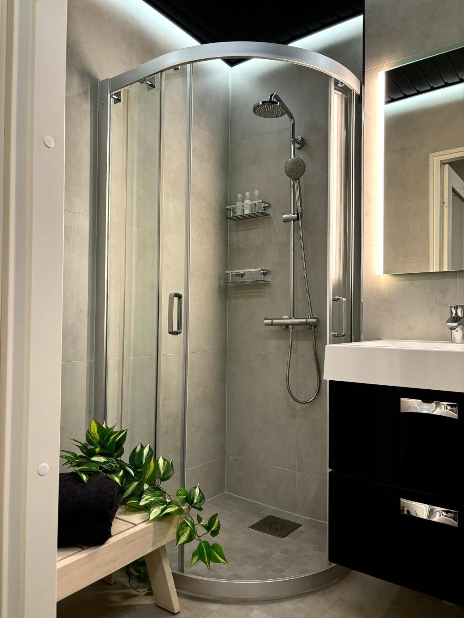 Vartiomaja - Beautiful Apartment Near Arktikum Rovaniemi Ngoại thất bức ảnh